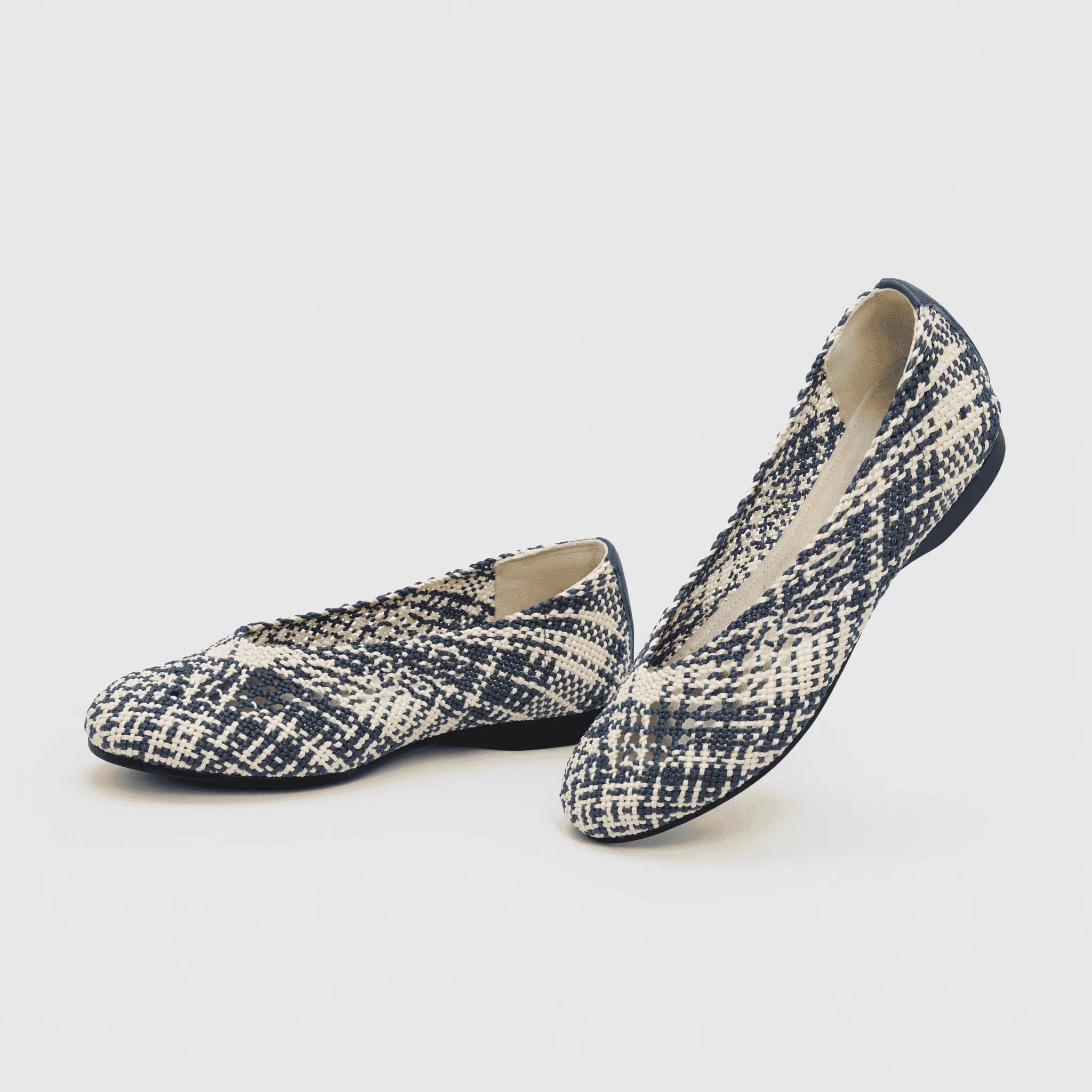【Pre-Order】Plaid鏤空方頭鞋：藍白格紋、輕盈涼感  | Plaid Hollow-Out Square-Toe Flats