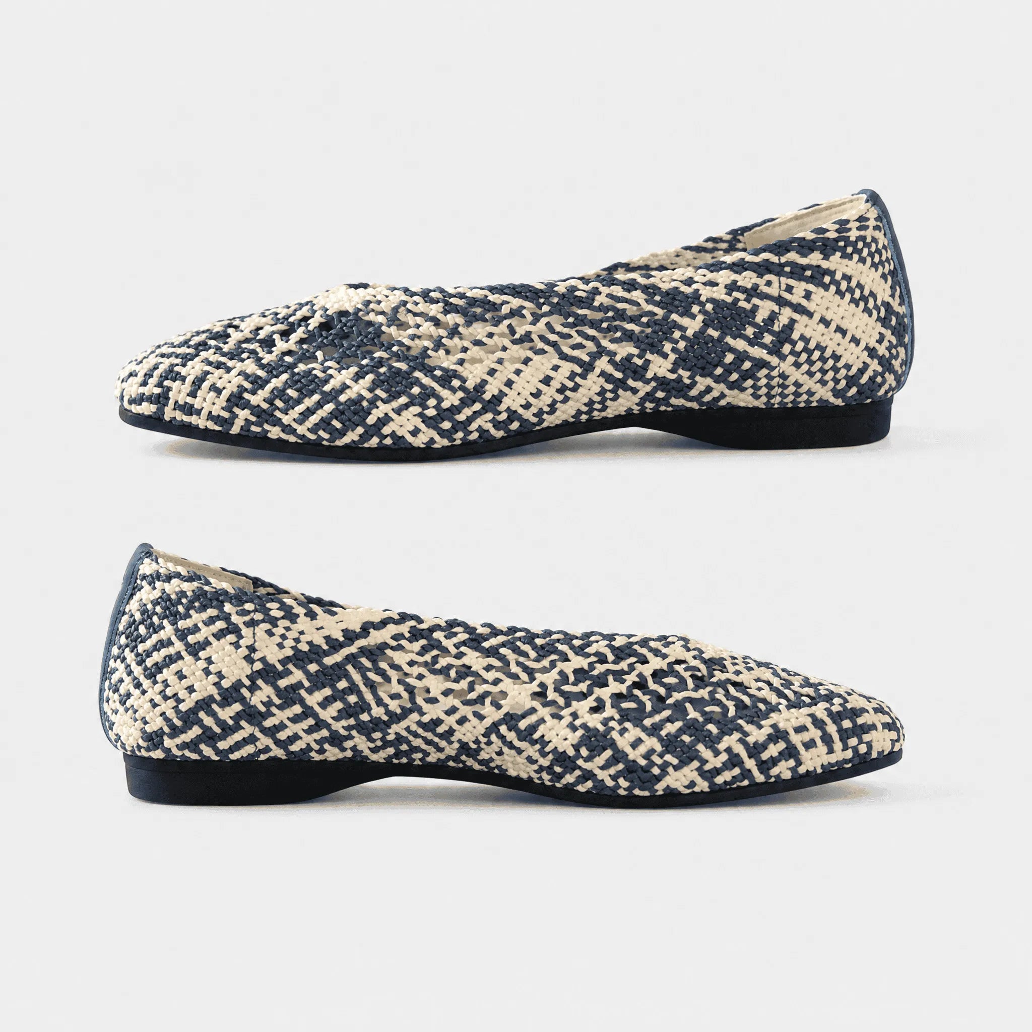 【Pre-Order】Plaid鏤空方頭鞋：藍白格紋、輕盈涼感  | Plaid Hollow-Out Square-Toe Flats